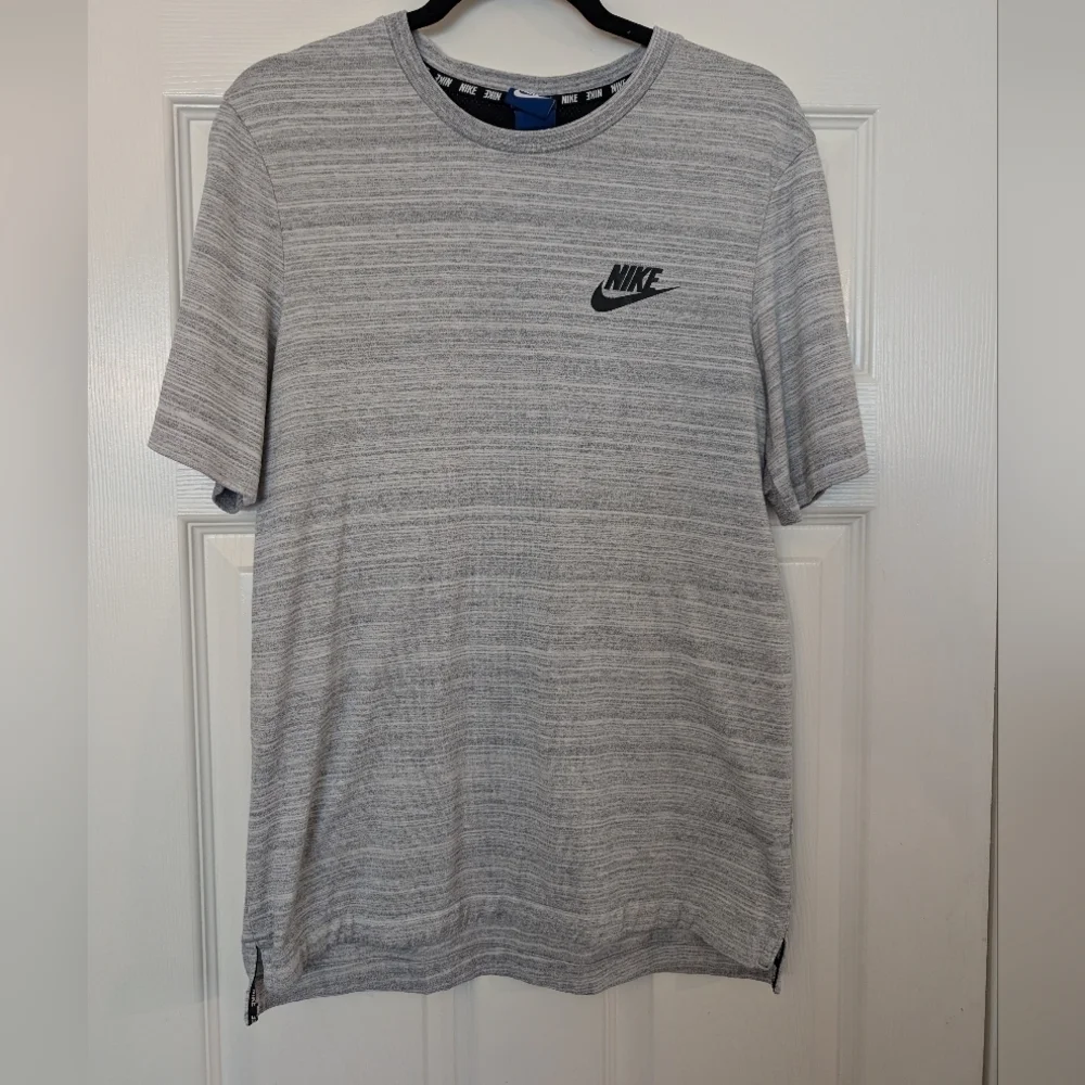 Men's NIKE Swoosh Logo Short Sleeve Tee Shirt